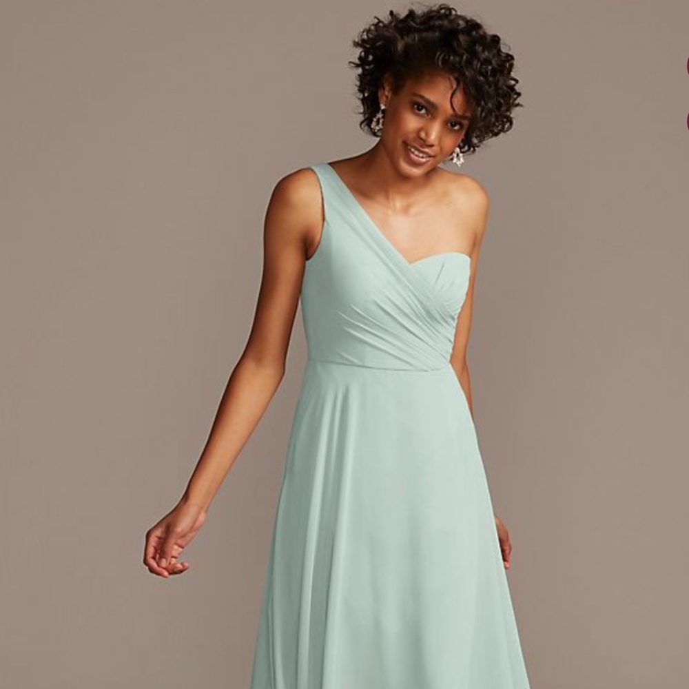 EUC David's Bridal One-Shoulder Full Skirt Bridesmaid Dress